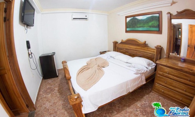 Capurgana Hotel | Discover Hotel Bahía Pinorroa: Pet-Friendly Retreat