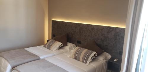 Calanda Hotel | Relaxing Stay at Hotel Balfagón with Breakfast Included