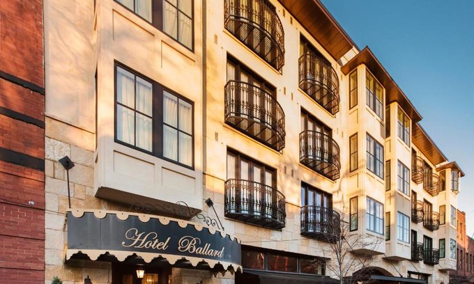 Old Ballard Hotel | Discover Hotel Ballard: 4-Star Comfort with Spa & Pool