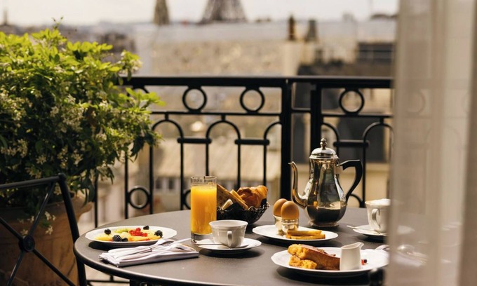 Faubourg-du-Roule Hotel | Indulge in Luxury at Hotel Balzac - 5 Star Stay Awaits