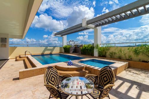Monteria Hotel | Discover Hotel Baroca: 4-Star Retreat with Pool & Hot Tub