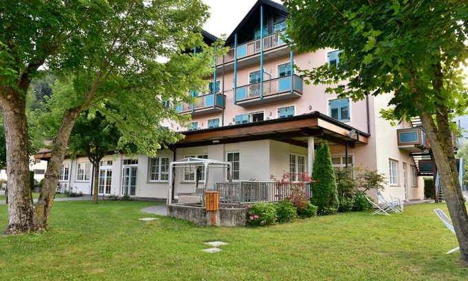 Ponte Arche Hotel | Cozy Hotel Bel Sit: Pet-Friendly with Oceanfront Views