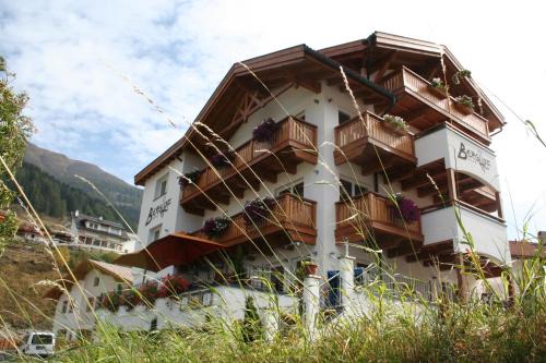 Nauders Hotel | Experience Comfort at Hotel Berghof - 4-Star & Pet Friendly