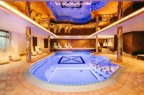 Neustift Im Stubaital Hotel | Discover Hotel Bergjuwel: Oceanfront Comfort & Spa Bliss