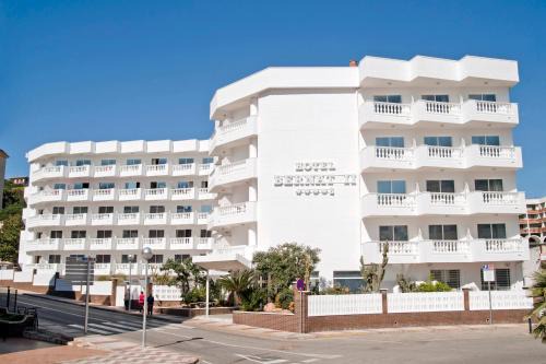 Calella Hotel | Relax at Hotel Bernat II: 4-Star Oceanfront Retreat