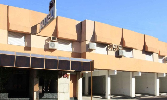 Santa Fe Hotel | Budget-Friendly Hotel Bertaina with Breakfast Included