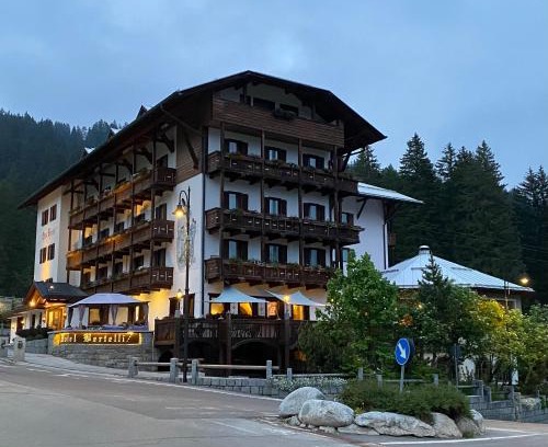 Madonna di Campiglio Hotel | Experience Comfort at Hotel Bertelli - 4-Star Oceanfront Retreat