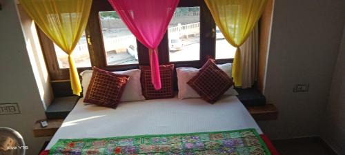 Jaisalmer Hotel | Budget-Friendly Stay at Hotel Bhadu Place with Breakfast