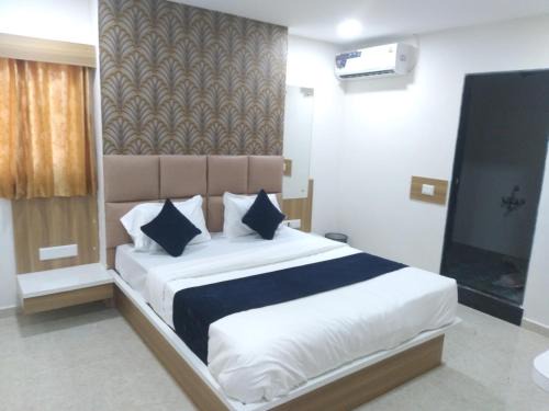 Petlad Hotel | Family-Friendly Stay at Hotel Bhavya Palace Awaits You