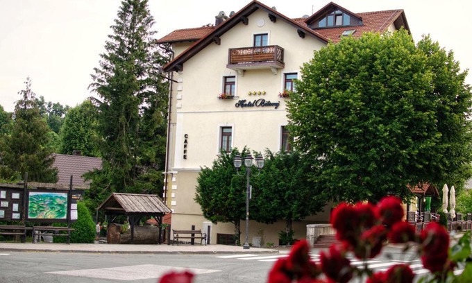 Fuzine Hotel | Discover Hotel Bitoraj Fužine: 4-Star Family Getaway
