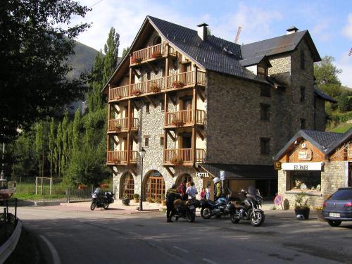 Sallent de Gallego Hotel | Discover Hotel Bocalé: Spa, Hot Tub & 9.3/10 Rating