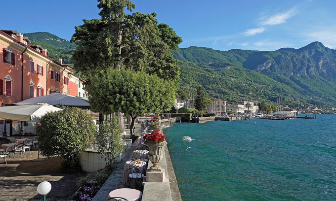 Bogliaco Hotel | Experience Hotel Bogliaco: Pool, Spa & Family-Friendly Fun