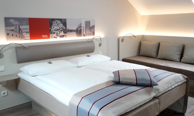 Zentrum Hotel | Discover Comfort at Hotel Bonn City - Pet Friendly & Family Fun