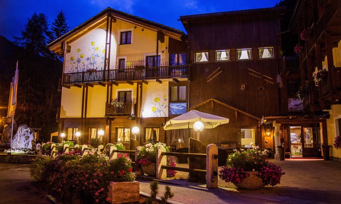 La Thuile Hotel | Relax at Hotel Boton d'Or & Wellness with Spa and Pool