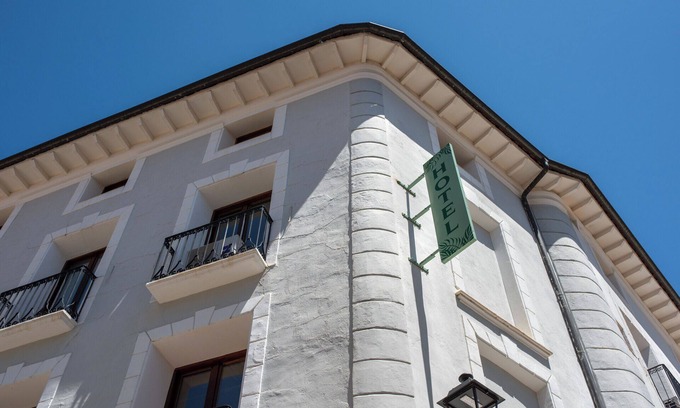 Cervera del Rio Alhama Hotel | Cozy Retreat at Hotel-Boutique by Gonzalo Sesma