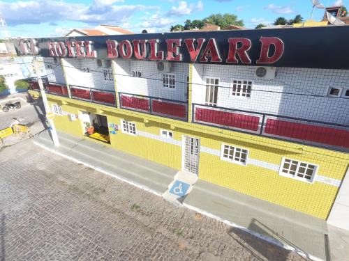 Araripina Hotel | Budget-Friendly Hotel Boulevard with Great Amenities