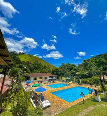 Engenheiro Paulo de Frontin House | Pet-Friendly Hotel Fazenda Rancho Mineiro with Ocean View