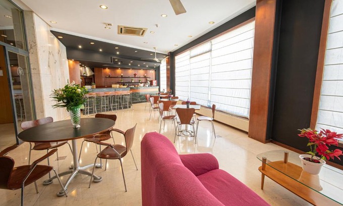 Penaranda de Bracamonte Hotel | Discover Hotel Bracamonte: Pet-Friendly with Great Amenities