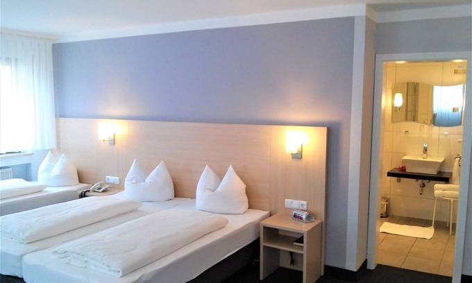 Heidingsfeld Hotel | Hotel Brehm: Family-Friendly Stay with Breakfast Included