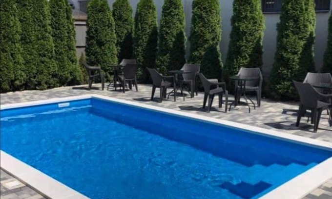 Oroshaza Hotel | Enjoy Poolside Relaxation at Hotel Brill Orosháza