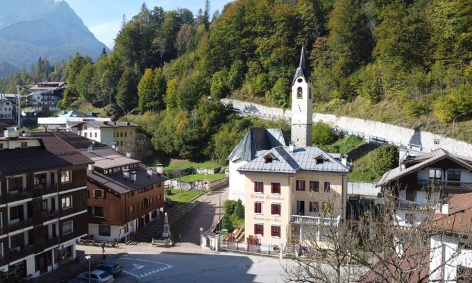 Val di Zoldo Hotel | Discover Hotel Brustolon: Pet-Friendly with Delicious Breakfast