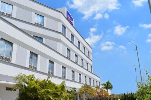 Sur Occidente Hotel | Relaxing Retreat at Hotel ByHours Circunvalar - Adults Only