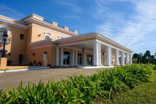 San Nicolas de los Arroyos Hotel | Discover Comfort at Hotel Colonial San Nicolás - 4 Star Stay