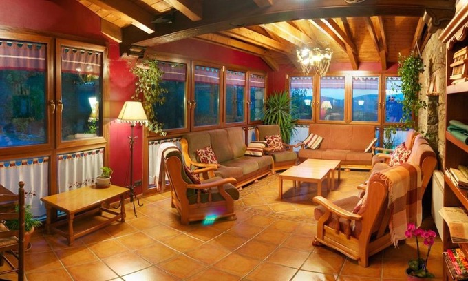 Montanuy Hotel | Discover Comfort at Hotel Ca de Graus - Rated 9/10!