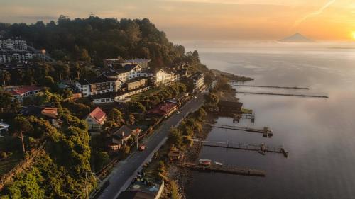 Puerto Varas Hotel | Discover Hotel Cabaña Del Lago Puerto Varas with Ocean View