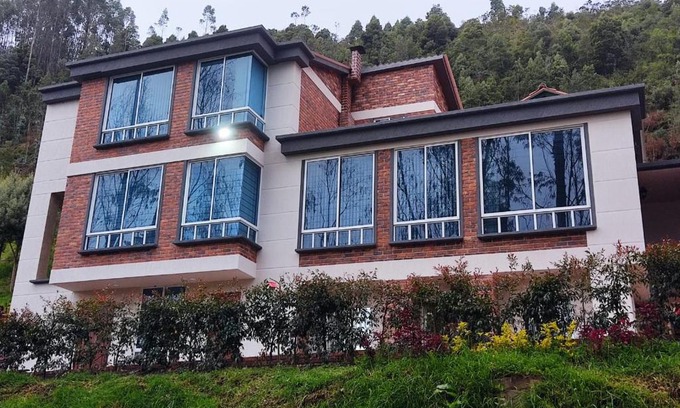 Paipa Hotel | Budget-Friendly HOTEL CABAÑAS SANTO TOMAS with Hot Tub