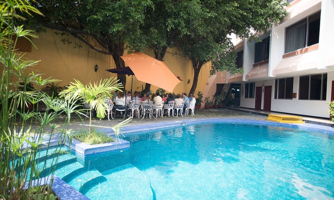 Tapachula Hotel | Discover Hotel Cabildos: Family-Friendly with Pool & Spa