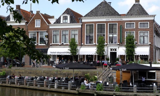 Dokkum Hotel | Elegant Stay at Hotel Café Restaurant De Posthoorn