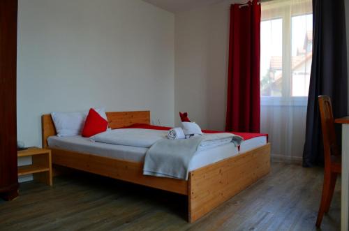 Murg Hotel | Discover Hotel "Cafe Verkehrt" for Motorbikers & Travelers