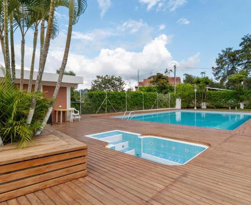 El Penol Hotel | Pet-Friendly Hotel Campestre Alto de Sión with Pool & Hot Tub