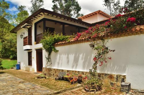 Viracacha Hotel | Unforgettable Stays at Hotel Campestre El Portón de Los Jeroglíficos