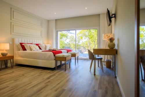 Castelo Branco Hotel | Pet-Friendly Hotel Campo do Rosmaninho with Ocean Views