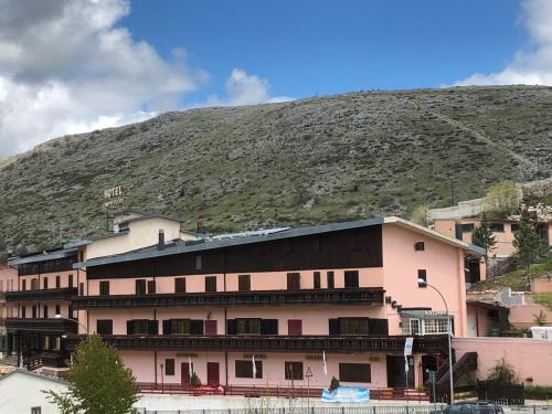 Casamaina Hotel | Relax at Hotel Campo Felice: Pet Friendly & Pool Access