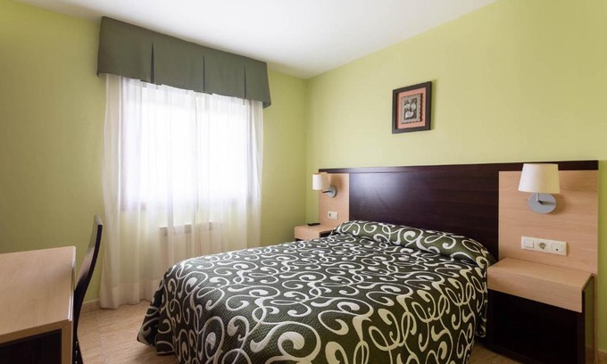 O Meson Do Vento Hotel | Discover Hotel Canaima Bruma: Poolside Retreat Awaits