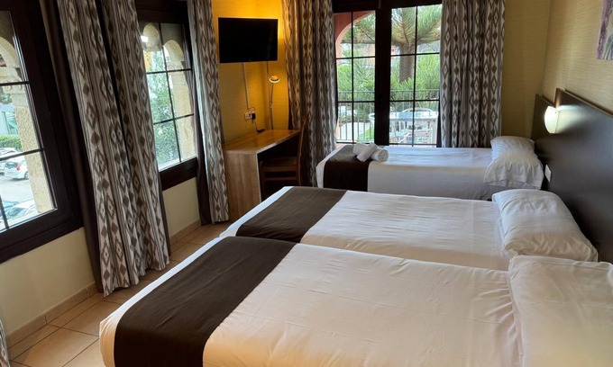 Castelldefels Hotel | Discover Hotel Canal Olimpic: Pool, Spa & Family-Friendly