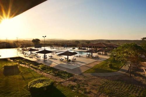 Maria Auxiliadora House | Cozy Two-Suite Flat at Canarius Resort, Gravatá