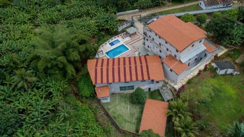 Baturite Hotel | Discover Hotel Cantinho das Flores: Pet-Friendly Retreat