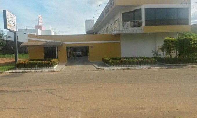 Plano Diretor Sul Hotel | Discover Hotel Capim Dourado: Pet-Friendly Retreat