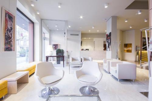 Ferrara Hotel | Discover Hotel Carlton: Pet-Friendly & Family-Ready Stay
