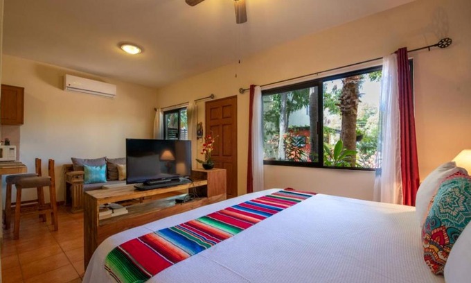 Loreto Hotel | Guest Favorite: Hotel Casa Mangos Loreto with 9/10 Rating