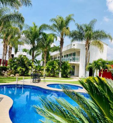 Cuautla Hotel | Relax at Hotel Cascada: Oceanfront Pool & Family-Friendly Fun