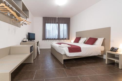 Vittoria Hotel | Pet-Friendly Retreat at Hotel Cascina Fossata & Residence