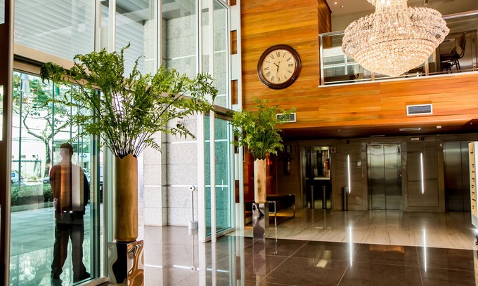 Funcionarios Hotel | Discover TRYP Belo Horizonte Savassi: Spa & Family-Friendly
