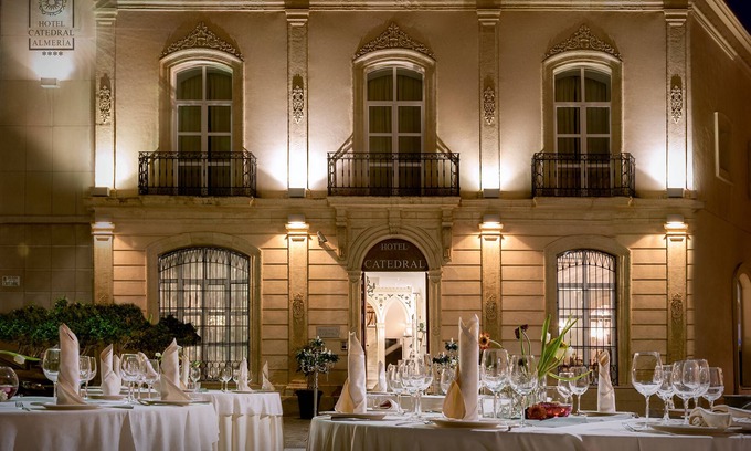 Almeria Centro Hotel | Explore Hotel Catedral Almería: Ocean View & Spa Retreat