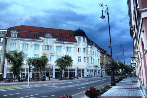 Nagykanizsa Hotel | Comfortable Hotel Central: Pet-Friendly & Breakfast Included