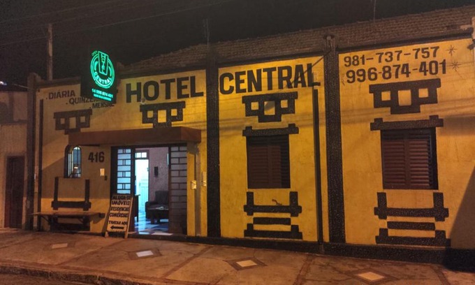 Garca Hotel | Budget-Friendly Stay at Hotel Central with Breakfast Included